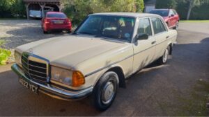 Read more about the article 1983 Mercedes 230E for sale